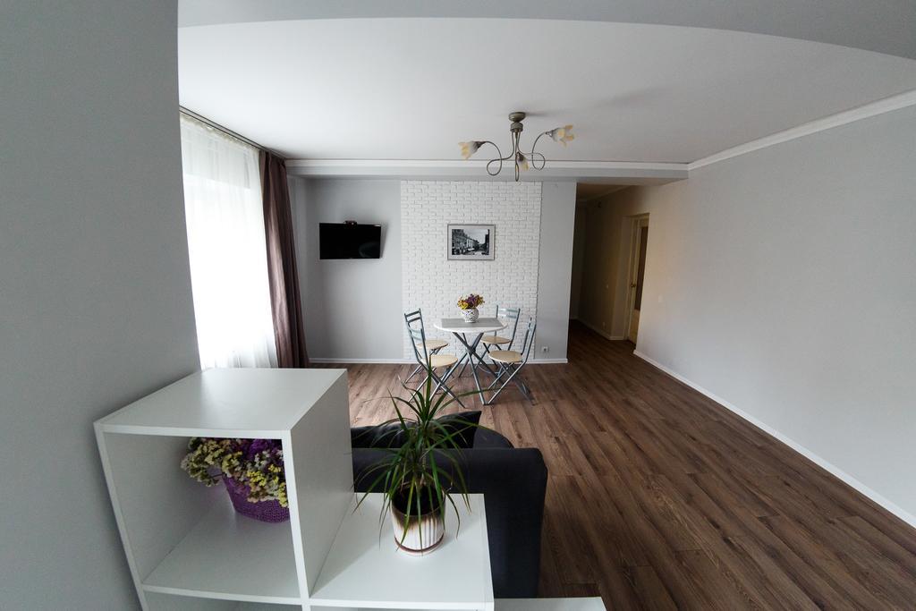 Chornovola Avenue Apartment Lviv Exterior photo